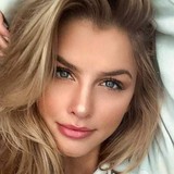 Abby from Los Angeles | Woman | 32 years old | Capricorn